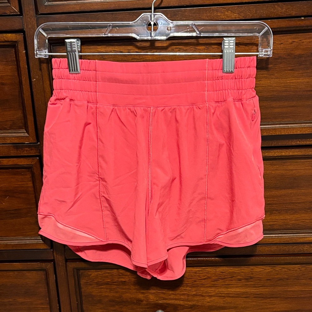 lululemon athletica Vibrant Pink Hotty Hots